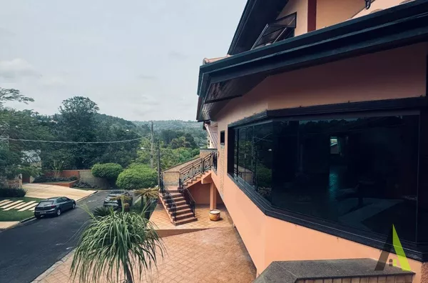 Casa em Condomínio Fechado de Alto Padrão em São Roque!