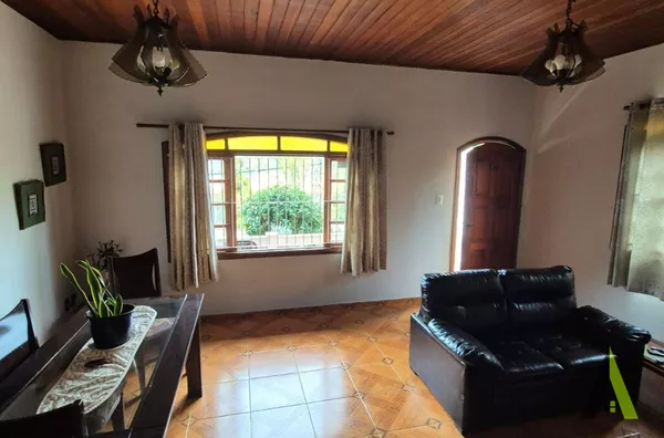 Casa Térrea com Área Gourmet em São Roque! 