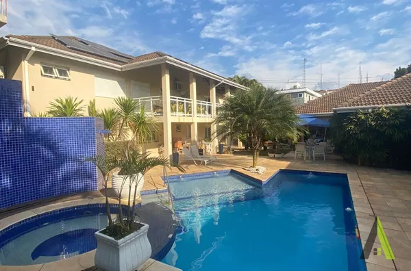 Casa Alto Padrão no Centro de São Roque! 