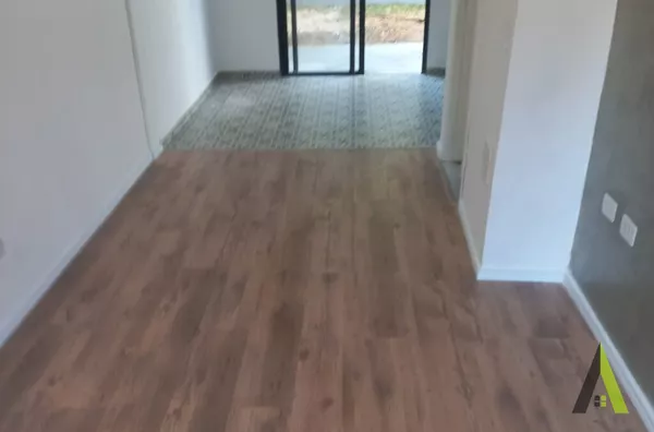 Sobrado Novo em Condomínio Fechado de São Roque! 