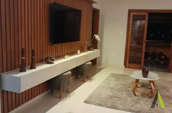 Casa em Condomínio Fechado de São Roque! 