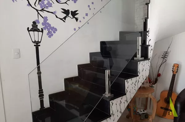 Sobrado em Condomínio Fechado em São Roque!