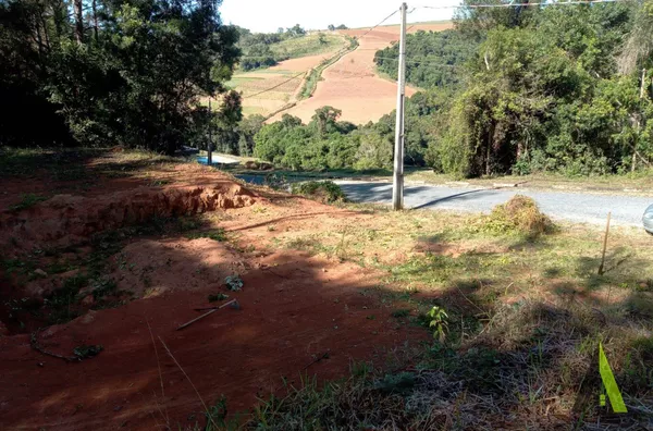 Terreno em Condomínio Fechado Pronto para Construção! 