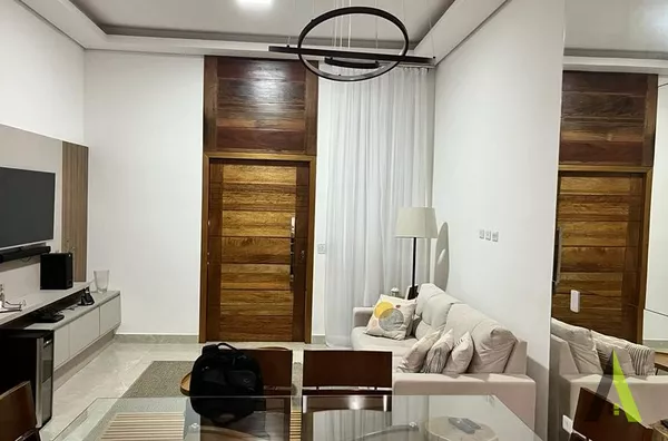 Casa Térrea em Condomínio Fechado de São Roque!