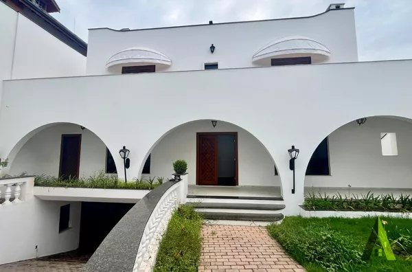  Sobrado em Bairro Nobre de São Roque!