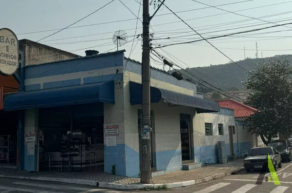 Salão Comercial de frente ao Recanto da Cascata em  São Roque!
