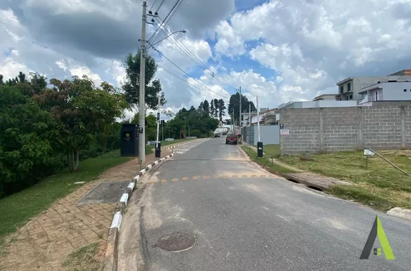 Terreno Plano em Bairro Tradicional em São Roque! 