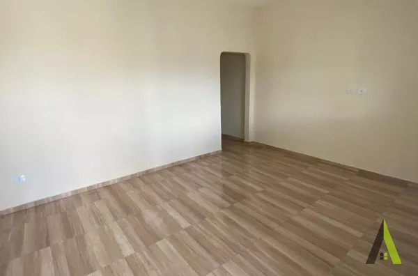 Casa Térrea em Bairro Tradicional em São Roque! 