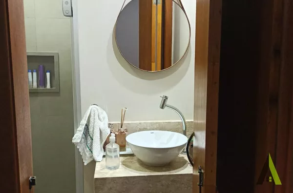 Casa em Condomínio Fechado em São Roque 