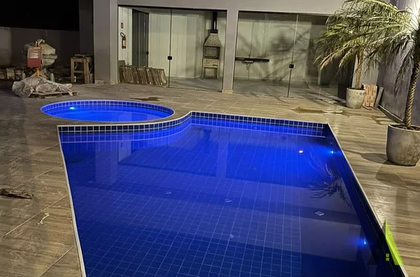 Sobrado Novo em Condomínio Fechado de São Roque! 