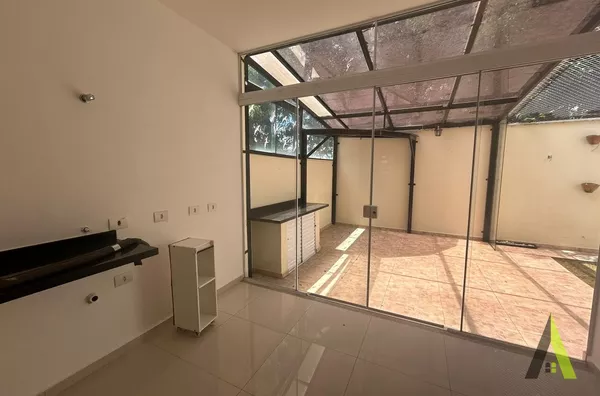  Sobrado em Condomínio Fechado de São Roque!