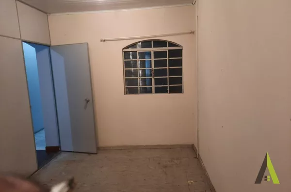 Sobrado Comercial no Centro de São Roque!