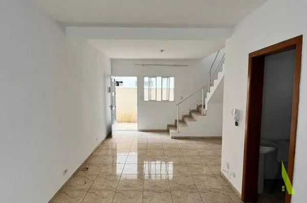 Sobrado Próximo em Condomínio Fechado de São Roque!