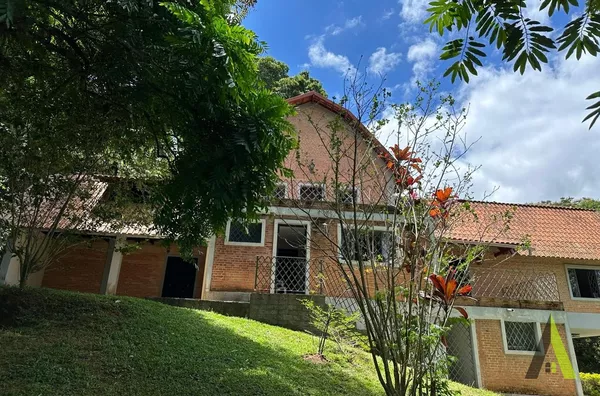 Chácara no Km 48,5 da Raposo Tavares em São Roque! 