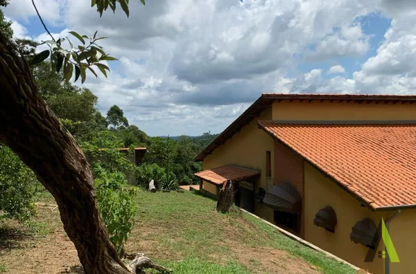 Chácara Rodeado de Muito Verde em São Roque!