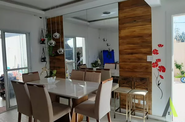 Sobrado em Condomínio Fechado em São Roque!