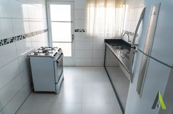 Casa Térrea no Centro de São Roque! 