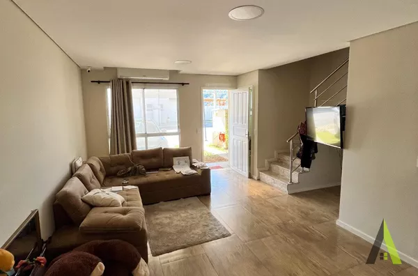 Casa em Condomínio Fechado, rica em Planejados toda mobiliada em São Roque!