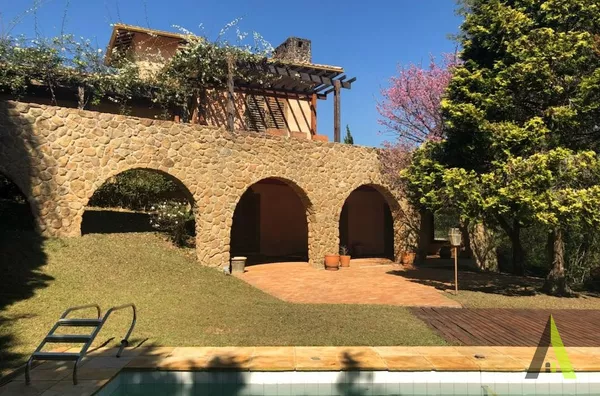 Casa de Alto Padrão com Área Gourmet em São Roque!