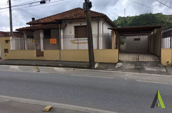 Casa Térrea na Estrada do Vinho em São Roque! 