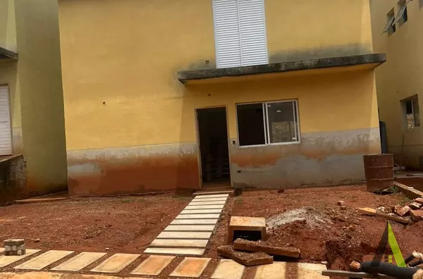  Sobrado em Condomínio Fechado em São Roque! 