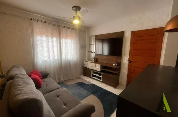 Casa Térrea com Quintal em Bairro Tradicional de São Roque!