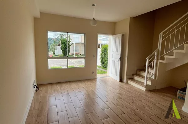 Casa em Condomínio Fechado em São Roque!