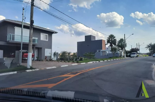 Terreno em Condomínio Fechado de Vargem Grande Paulista!