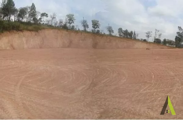 Terreno em Condomínio Industrial ! 