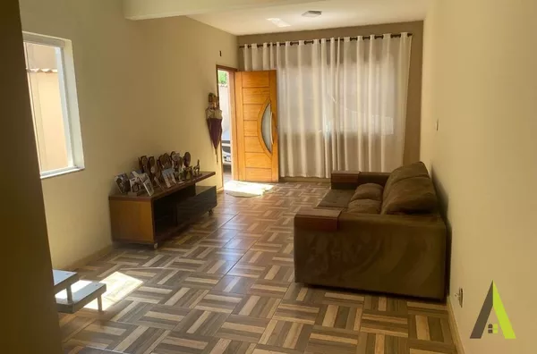 Sobrado em Bairro Tradicional de São Roque! 