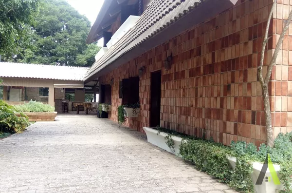 Chácara Espetacular em São Roque!