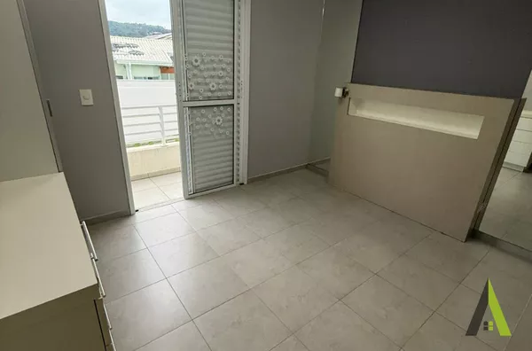 Casa em Condomínio Fechado de São Roque!