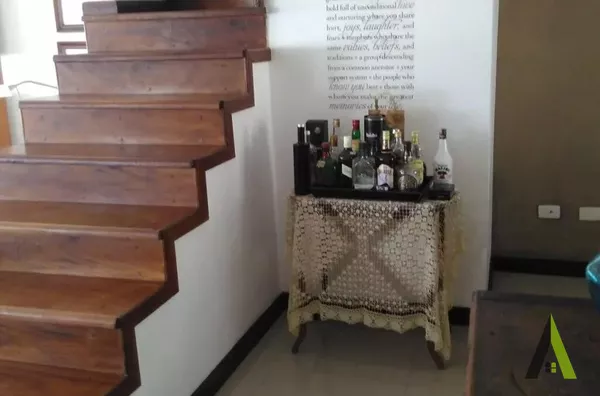 Sobrado de Alto Padrão com Vista Fantástica para a Cidade de São Roque! 