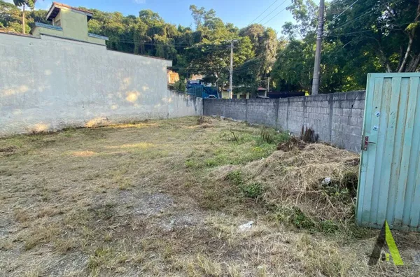 Terreno Plano em Bairro Próximo ao Centro de São Roque! 
