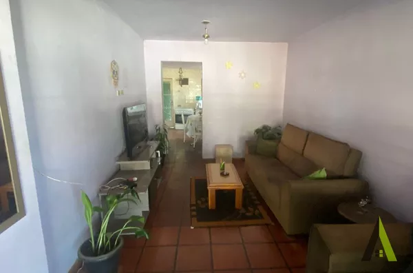 Casa Térrea Próxima ao Centro de São Roque! 