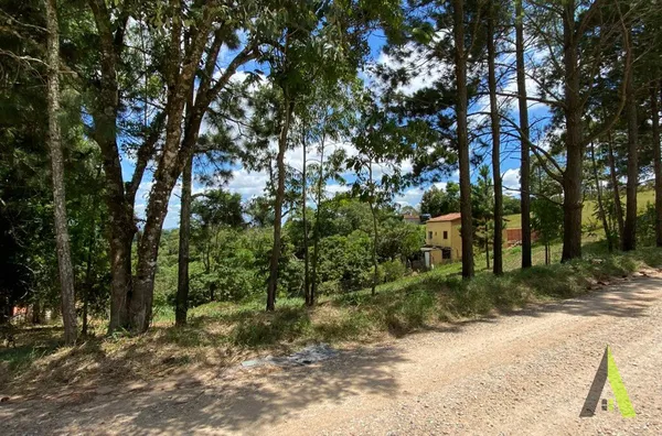 Terreno na Estrada do Vinho em São Roque! 