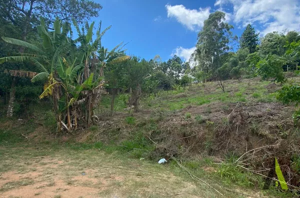 Terreno na Estrada do Vinho em São Roque! 