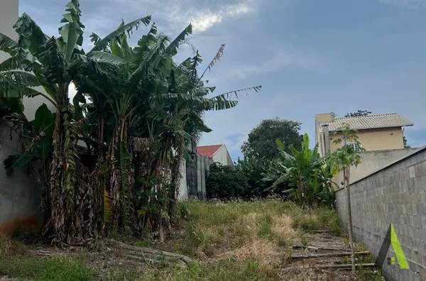 Terreno com Frente Para Duas Ruas em São Roque!