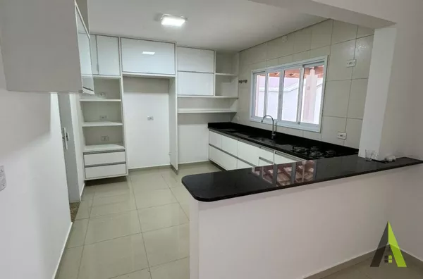 Sobrado Alto Padrão em Condomínio Fechado com Acabamento de Primeira em São Roque!