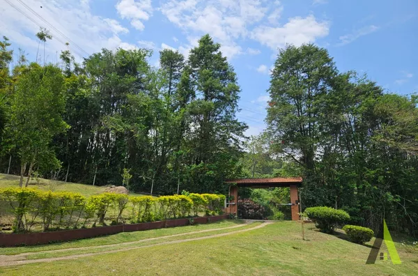 Sítio com 3 Alqueires em São Roque! 