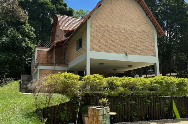 Chácara no Km 48,5 da Raposo Tavares em São Roque! 