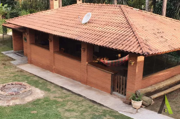 Chácara maravilhosa  com Piscina e canil em São Roque 