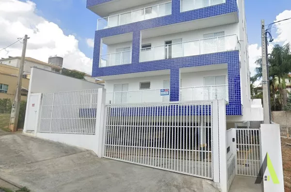 Prédio a Venda em Bairro Tradicional de São Roque! 