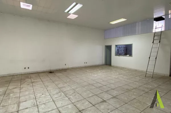 Ponto Comercial no Centro de São Roque! 