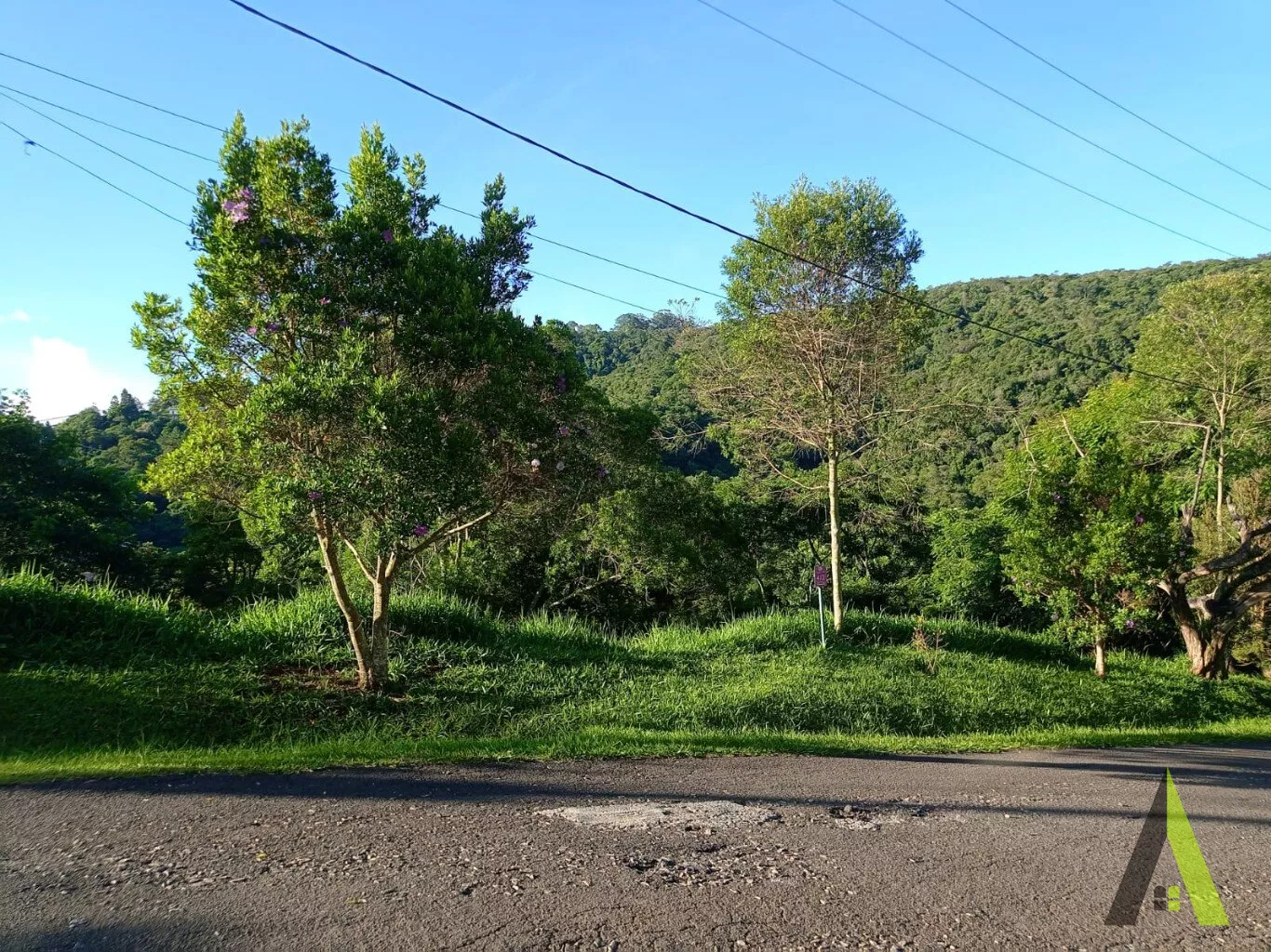 Terreno com Vista para Lago em Condomnio Fechado em So Roque! - TE21