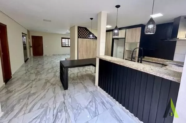  Casa em Condomínio Fechado em São Roque! 