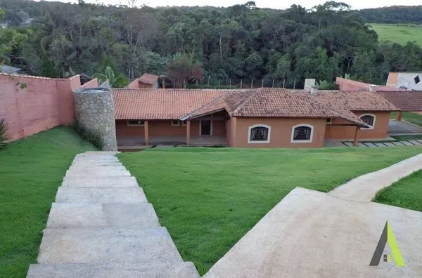 Chácara Rodeado de Muito Verde em São Roque!