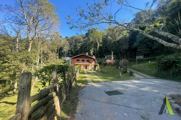 Chácara no Pé da Serra em São Roque!