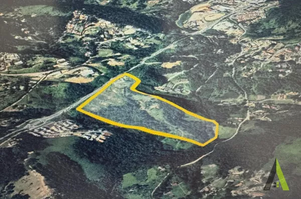 Área Exclusiva no Acesso de São Roque!