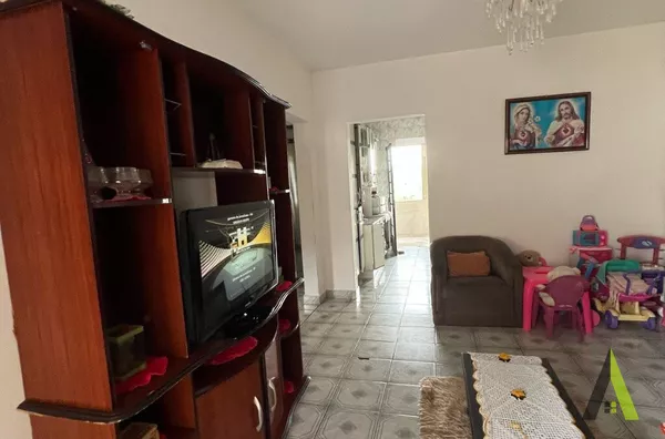 Casa Térrea em Bairro Tradicional! 